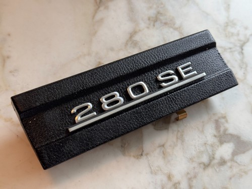 Cache auto radio mercedes 280 - radio,