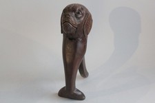 Casse noix Chien bois sculpté