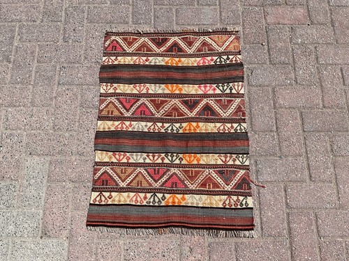 Petit tapis rouge - grand, kilim