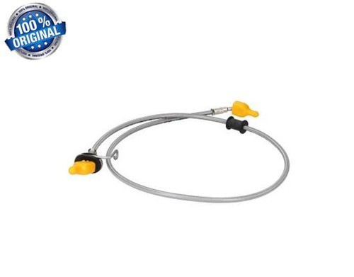 Une durite neuve embrayage - durite,