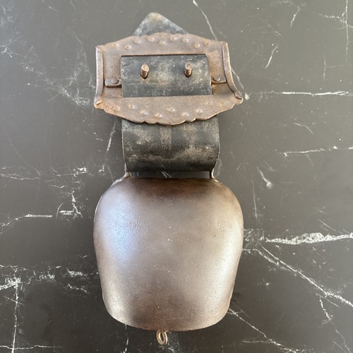 Cloche ancienne montagne - ancienne, de
