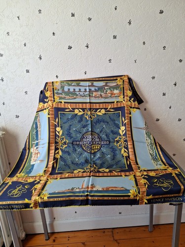 Magnifique foulard soie venise - magnifique,