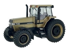 BRITAINS - Tracteur de couleur doré - Limité à 300 pièces - CASE IH Magnum 71...