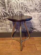 TABOURET STYLE BAUHAUS-DESIGN