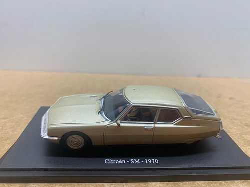 Citroen 1970 sur socle 43 - 1970,
