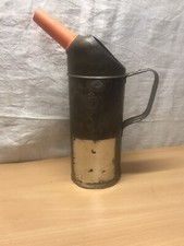 ancien pichet gradué huile