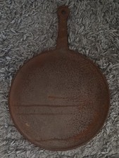 Ancienne  galetiere crêpière, tuile à galettes en fonte. 1,770kg