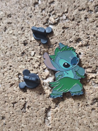 Pin pins lilo stitch - pin's, et
