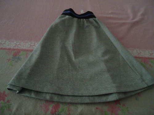 Jupe grise taille 158 - -,