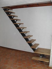 ESCALIER ACIER QUART TOURNANT POUR MARCHES BOIS