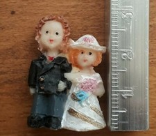 Couple Married Cake Wedding Ceremony Ball Share Figure Figure
