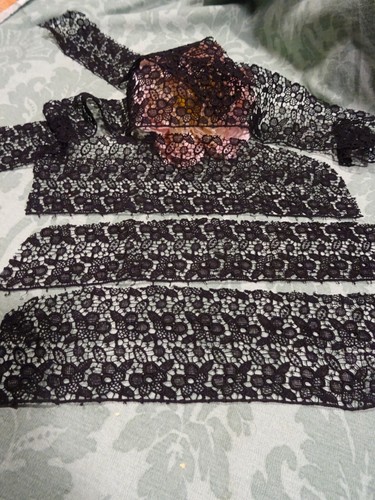 Noire dentelle guipure - noire,