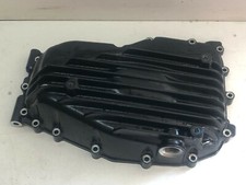 UN CARTER COUVERCLE D HUILE