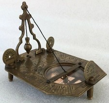 Boussole cadran solaire laiton