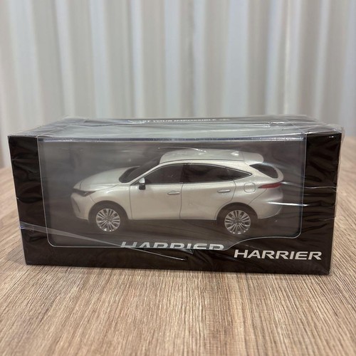Toyota harrier white - white, minicar