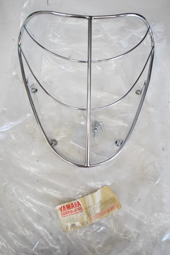 Grille protection phare - protection, mbk