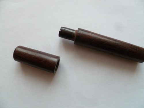 Ancien porte aiguille - porte, bois