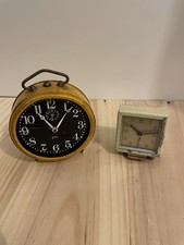 Lot De 2 Anciens Réveils