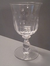 Verre de table ancien en cristal forme tulipe:10.3cm