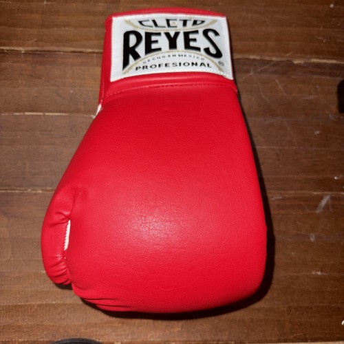 Cleto reyes autograph glove - cleto,