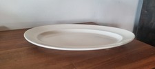 Grand plat ovale blanc en