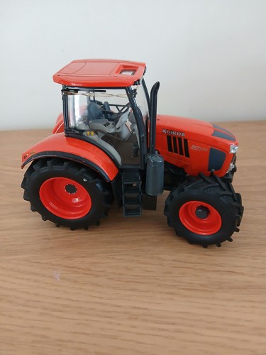 Universal hobbies tracteur - universal,