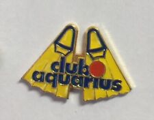 PIN'S LAPEL PIN SPORT SCUBA DIVING CLUB AQUARIUS FINS MEN FROG 