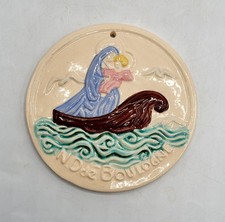 Médaillon religieux Notre-Dame de Boulogne en faïence de Desvres Fourmaintraux