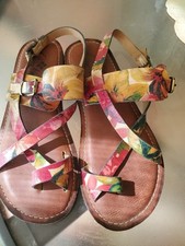 PATRICIA NASH Fidella Sandal Strappy Toe Loop Leather Floral Brown Tan Sz 6.5 EC