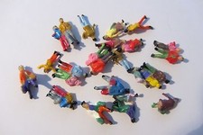 Lot 25 personnages MG décor