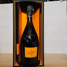 CHAMPAGNE -VEUVE CLICQUOT