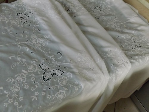 Service brodé nappe 2 64 - ,