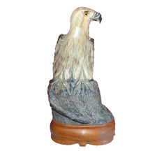 sculpture aigle royale taillé
