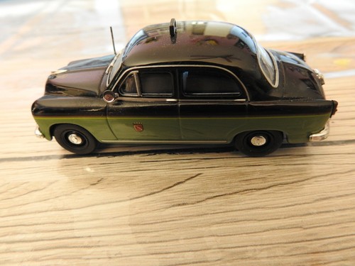 Voiture miniature taxi fiat - miniature,