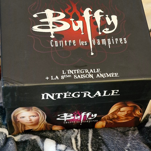 Buffy contre les vampires - ,