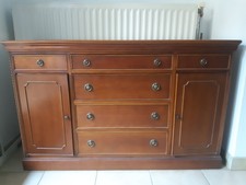 Joli petit meuble de rangement (ancien argentier)