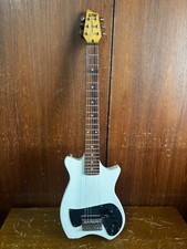 Roland GTM GC-10 avec contrôleur de guitare midi interne Roland GK-2A d'usine