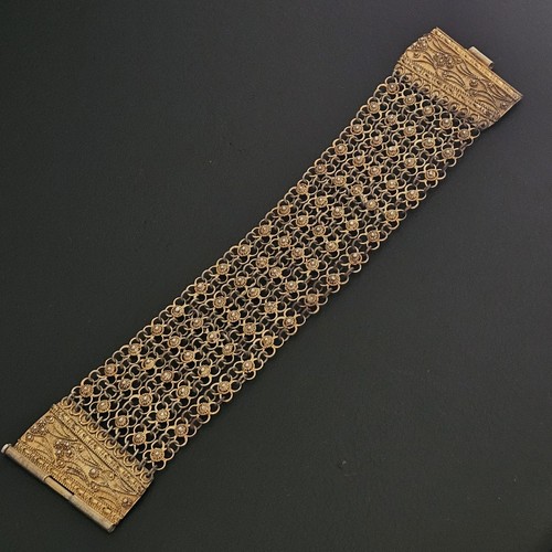 Magnifique bracelet manchette