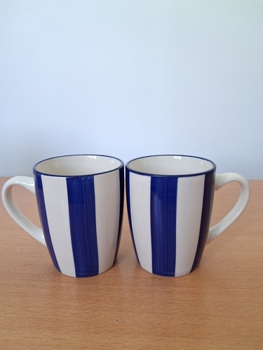 Line lot mugs - 2,