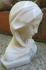 VIRGIN BUST in PRAYER - ALBATRE - ONYX BASE - French School early 20th century