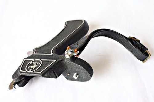 Hand pistol grip bolex - hand,