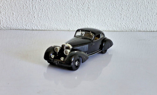 Voiture ixo altaya - 1/43,