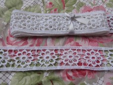 2 m de  dentelle ancienne