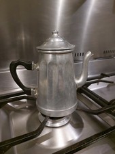 CHARMANTE PETITE CAFETIERE
