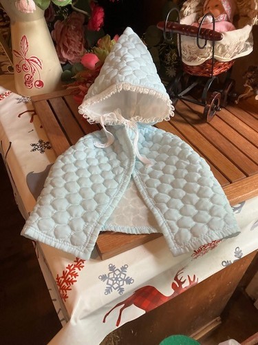 Burnous avec capuche bleu pale - avec,
