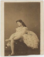 CDV circa 1860. Nathalie, actress at Les Délassements Comiques. Dance.