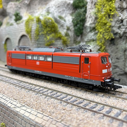 Locomotive électrique 151 - électrique, br