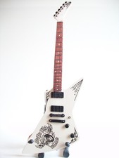 Guitare miniature ESP Papa Het