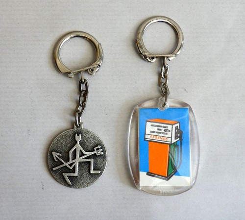 Lot anciens porte clés - anciens,