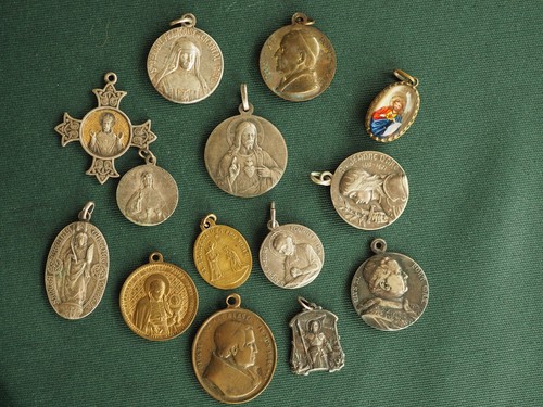 Lot medailles religieuses - lot, 14